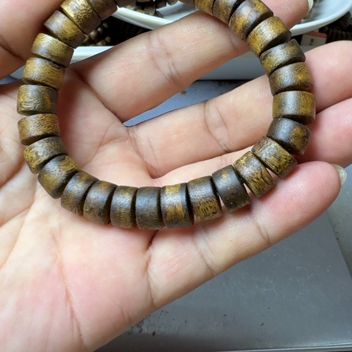 沉香手串菲***节乌身手串9克加