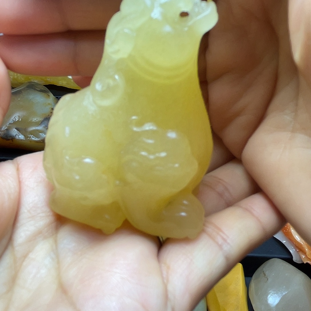 石英质玉（金丝玉）未镶嵌珠宝奇石