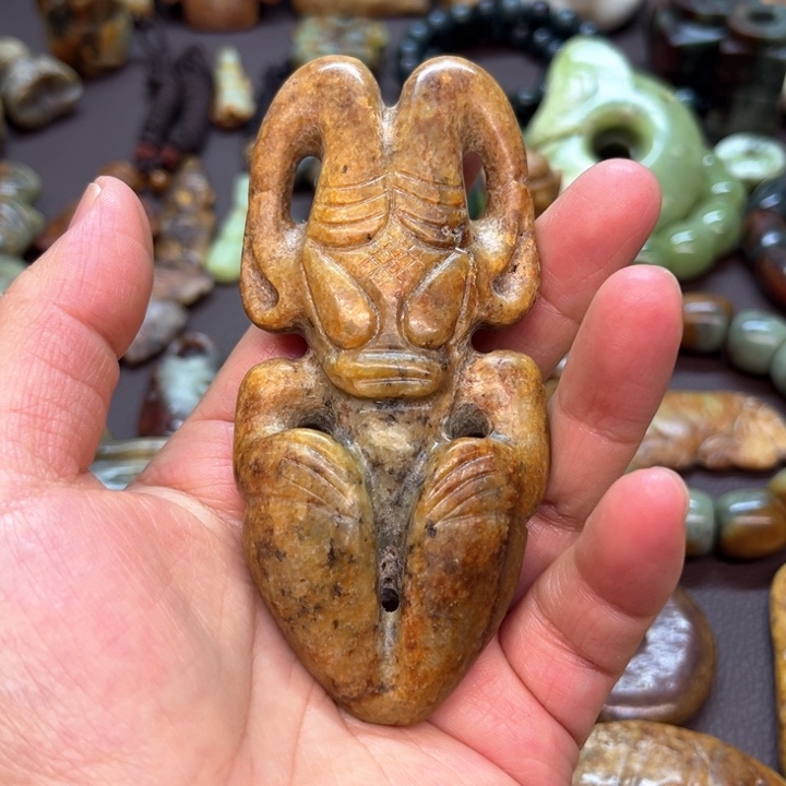 岫岩河磨玉（透闪石质玉）挂件未镶嵌王*跑