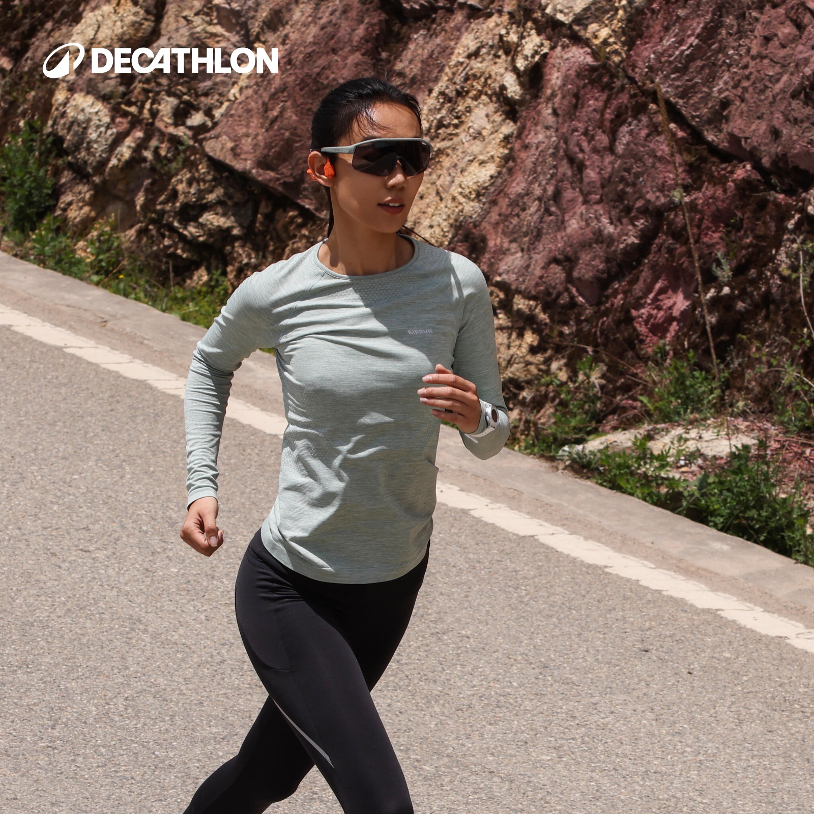 迪卡侬KIPRUN Run500系列女士长袖跑步T恤吸湿快干352768