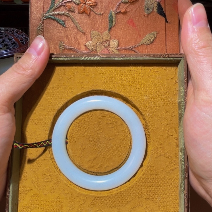 和田玉颈饰未镶嵌?*