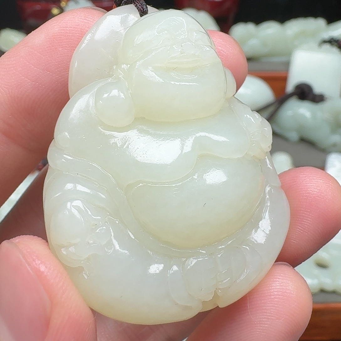 和田玉未镶嵌把件