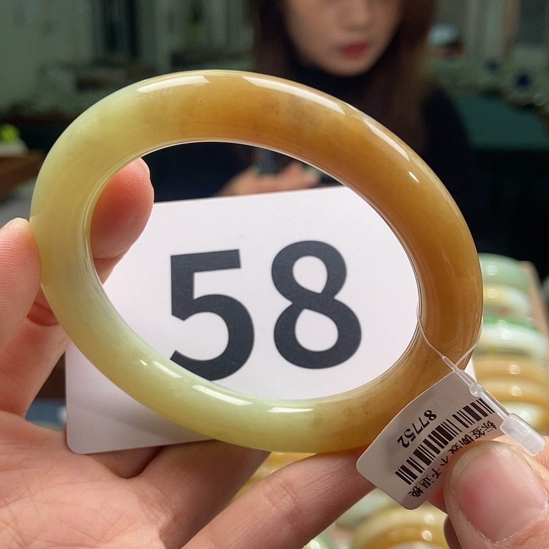 和田玉手镯未镶嵌叶