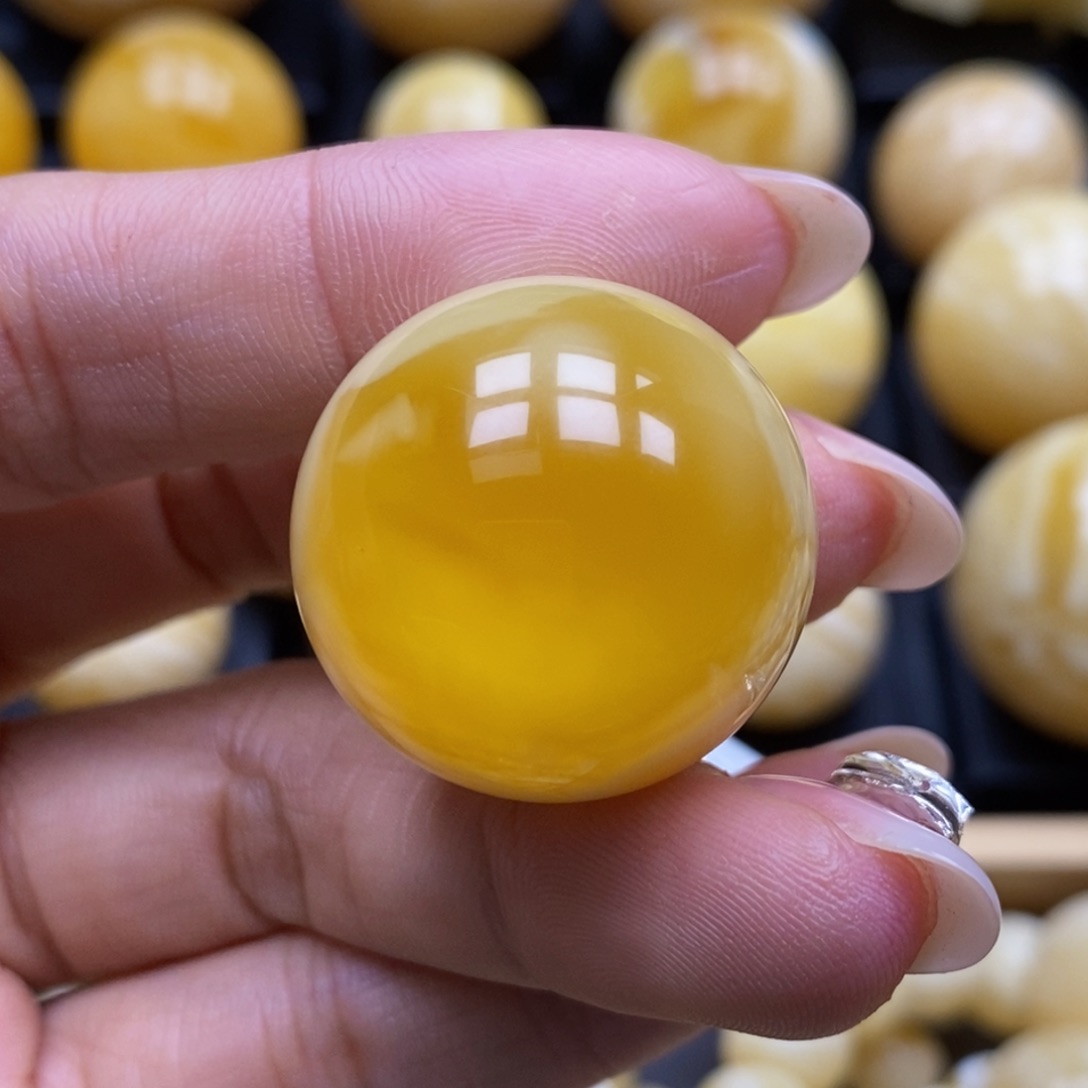 蜜蜡未镶嵌珠宝奇石