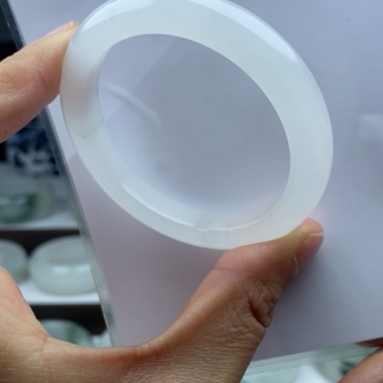 石英质玉（金丝玉）手镯未镶嵌