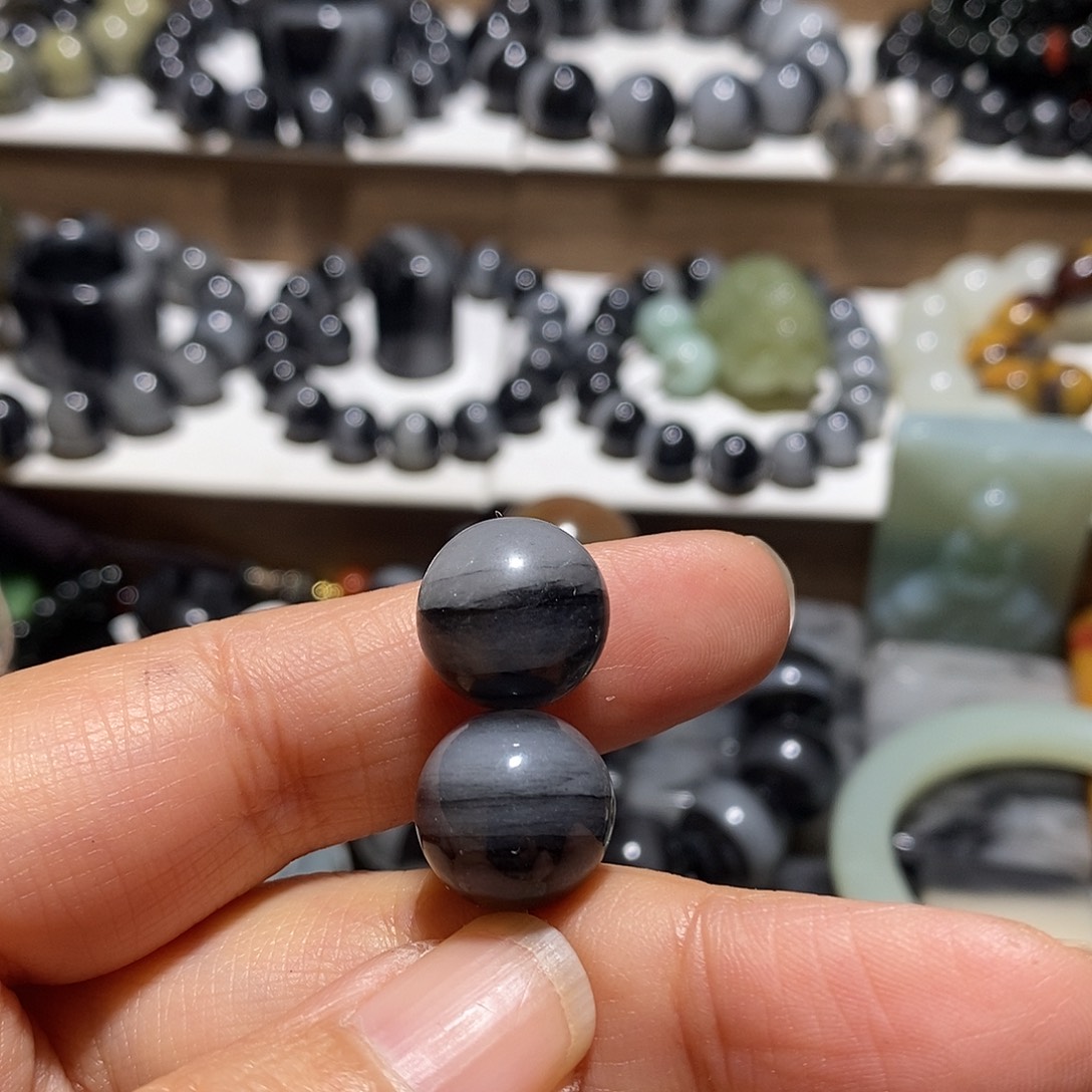 郭***子石英质玉未镶嵌手链