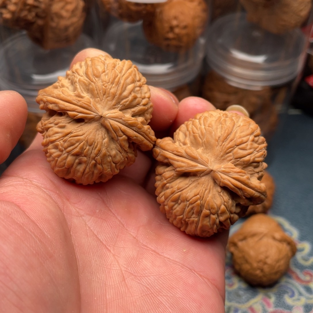 文玩核桃把件f***g闷白