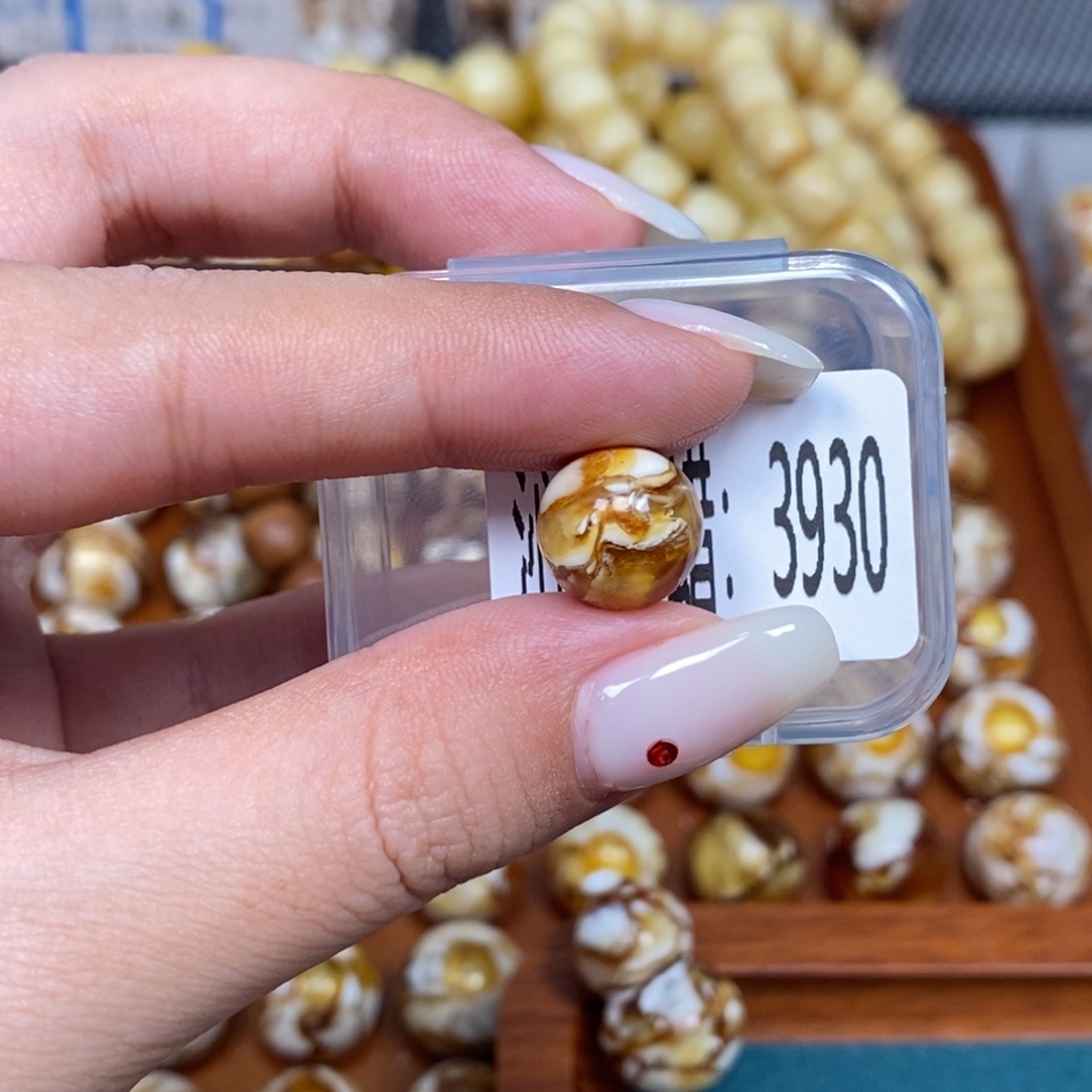 蜜蜡未镶嵌珠宝奇石3930