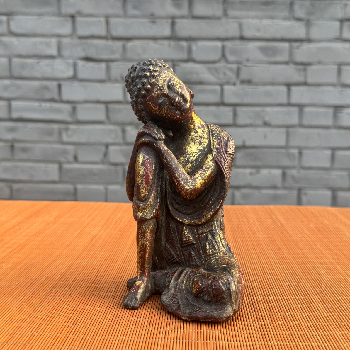 铜睡佛，鎏金挂彩包浆，包浆浓厚老气，尺寸，长11宽8高16 重：1033克