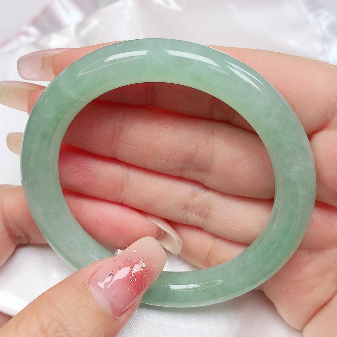 翡翠手镯未镶嵌抖音59