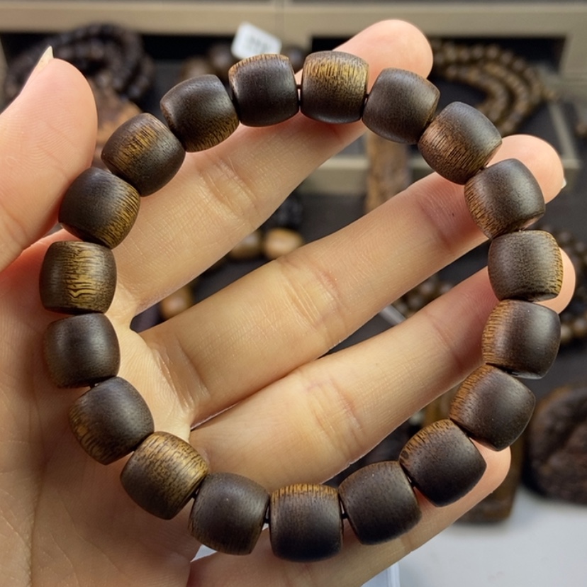 【闪购商品】沉香手串两****马富森红土