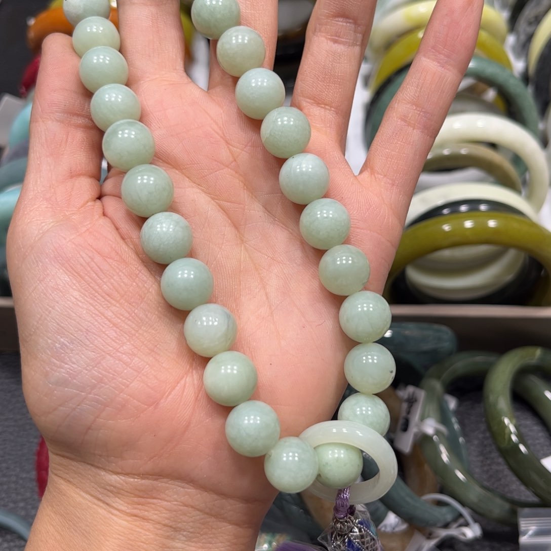 蛇纹石玉手链未镶嵌瑕疵
