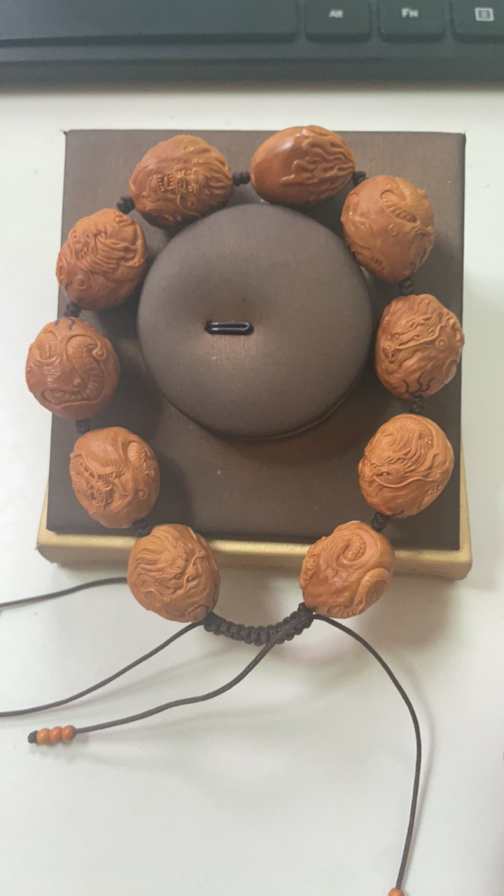 橄榄核雕文玩作品