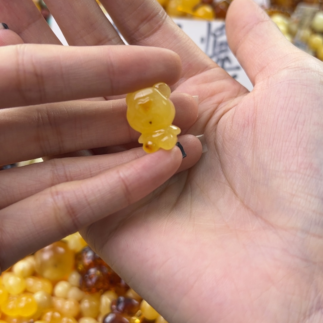 琥珀珠宝奇石未镶嵌