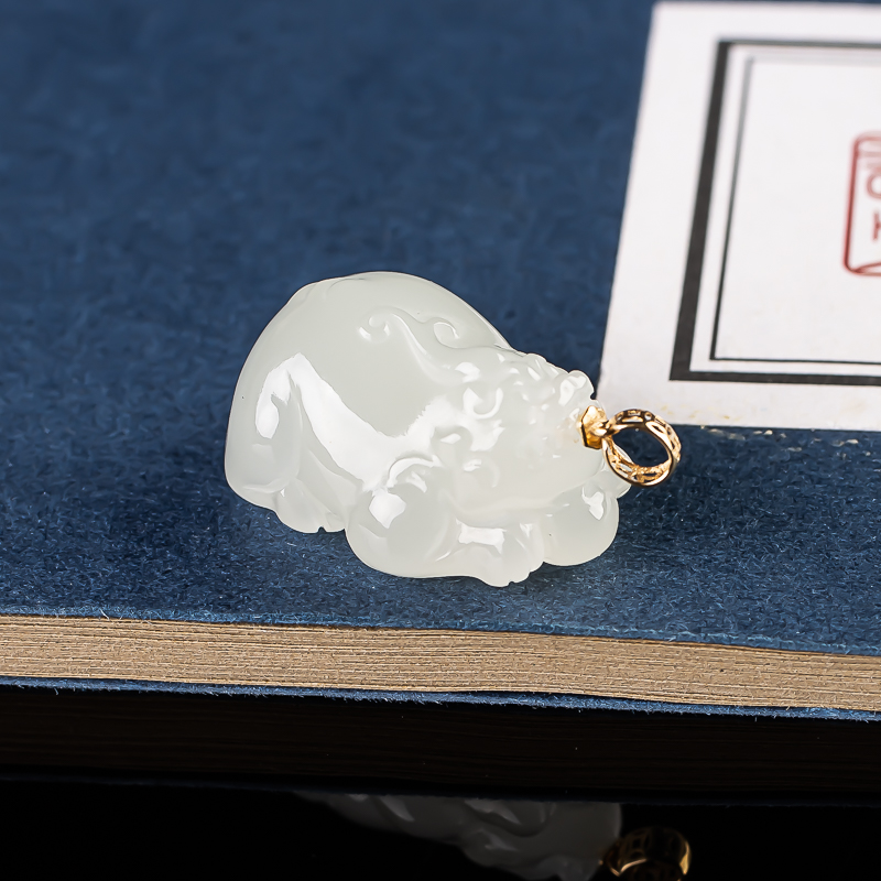 文创珠宝和田玉18K金镶吊坠多样性发一2412230022