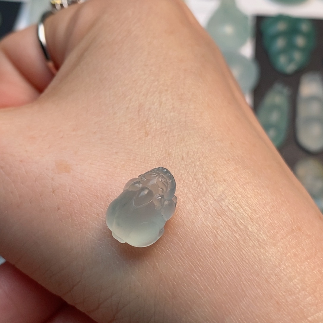 定制翡翠未镶嵌貔貅