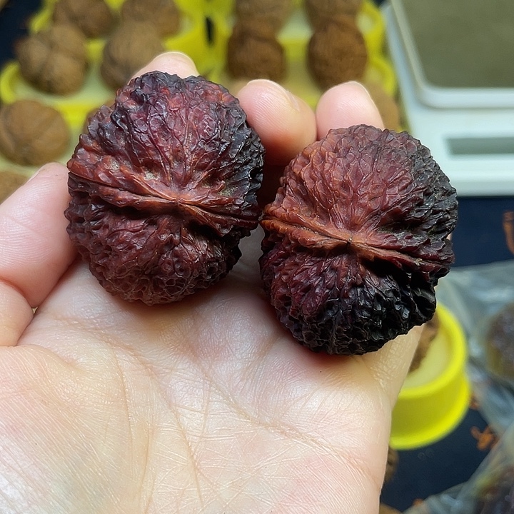 文玩核桃把件13、七彩珊瑚蛋44