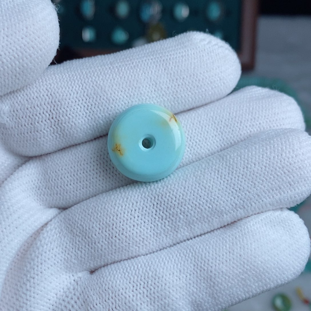 绿松石颈饰未镶嵌