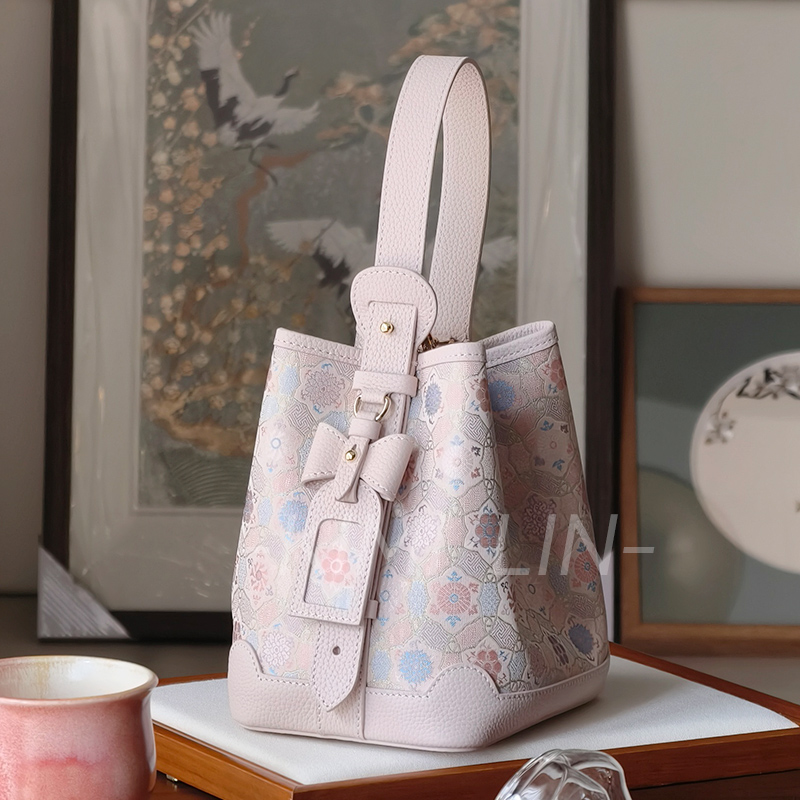 非遗宋锦壮锦织金新中式国风女士旗袍汉服百搭单肩斜挎抽绳水桶包