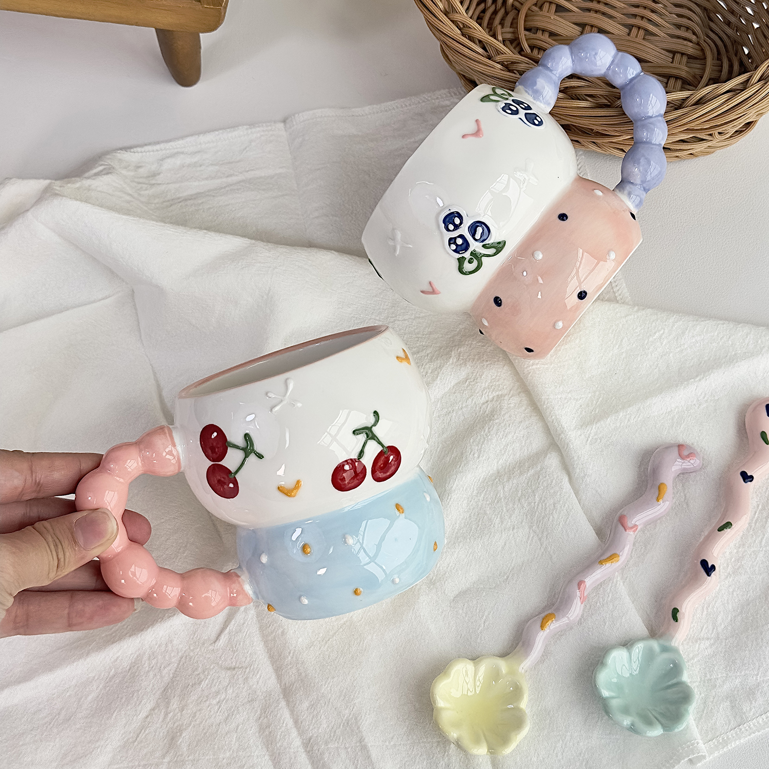 可爱釉下彩马克杯高颜值情侣办公室水杯家用陶瓷杯子生日礼物女