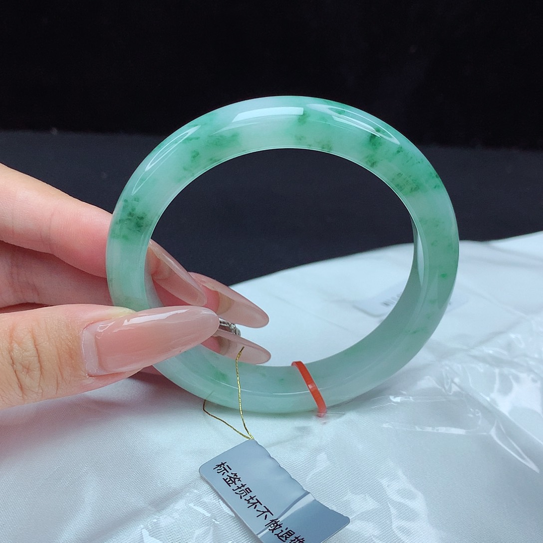 翡翠手镯未镶嵌58圈388