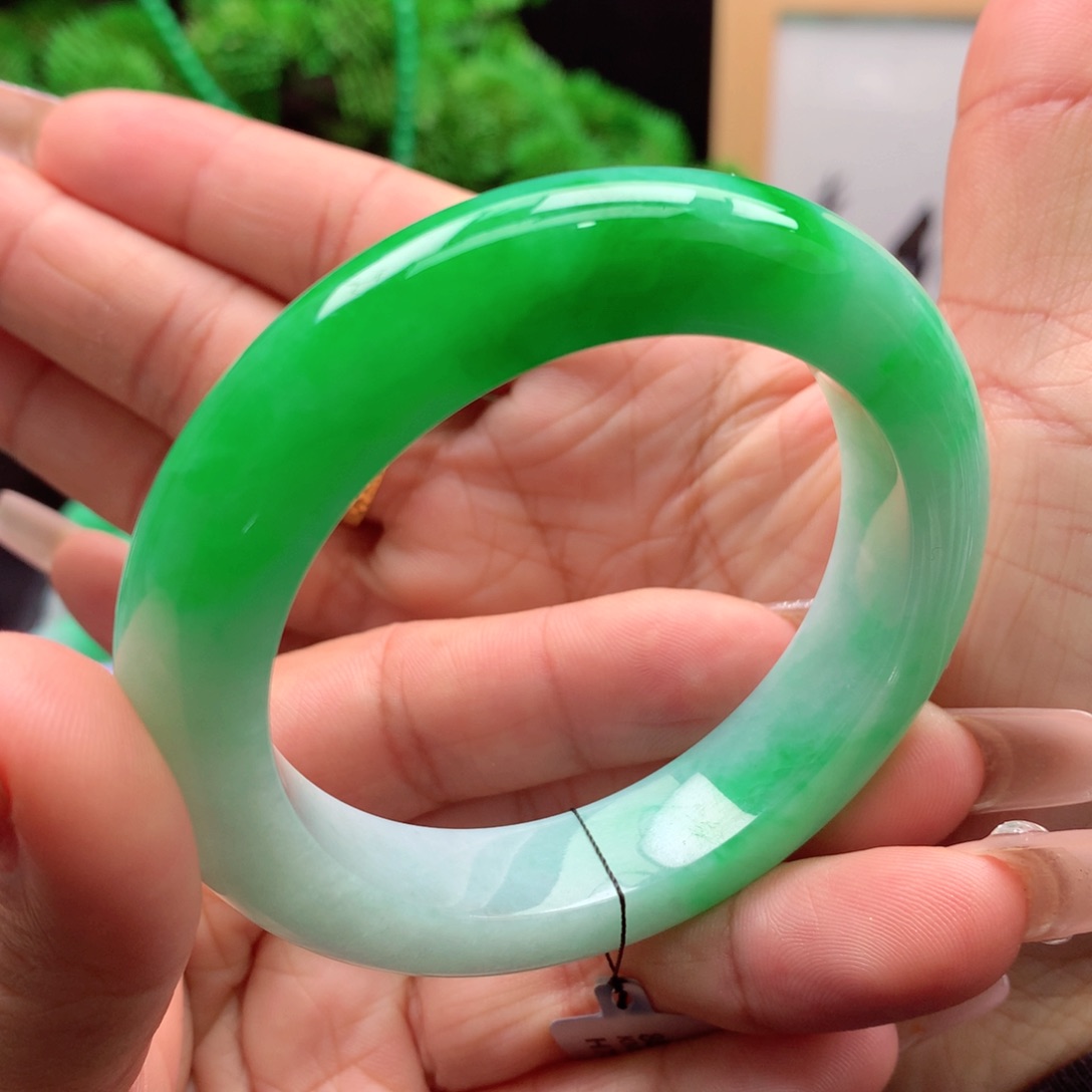 未镶嵌手镯翡翠缅甸