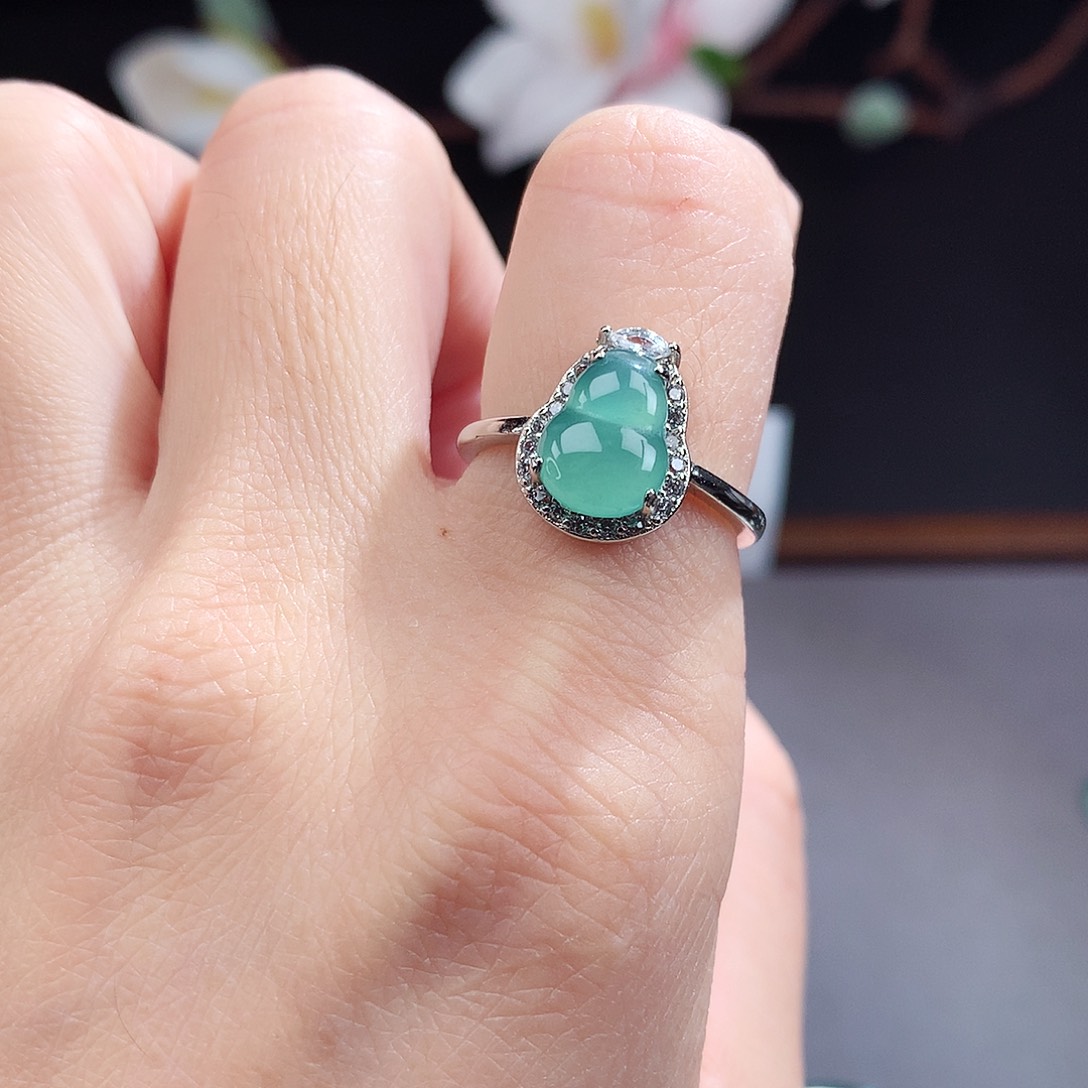 翡翠手镯（圆镯）未镶嵌