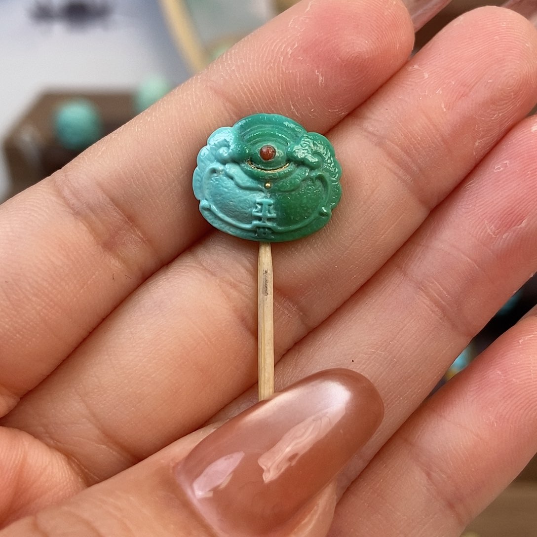 绿松石雕刻未镶嵌