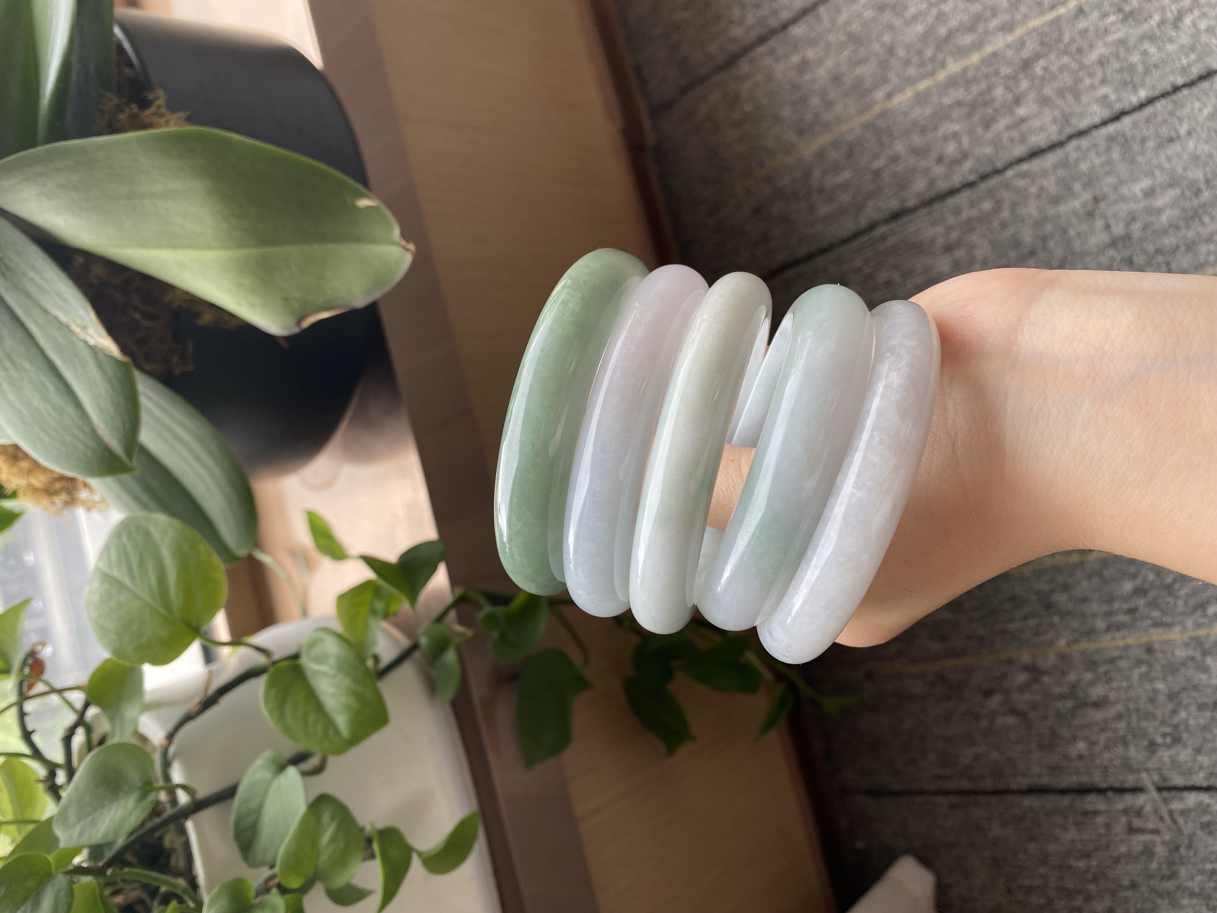 天然翡翠手镯（多样性发货） 随机发其一