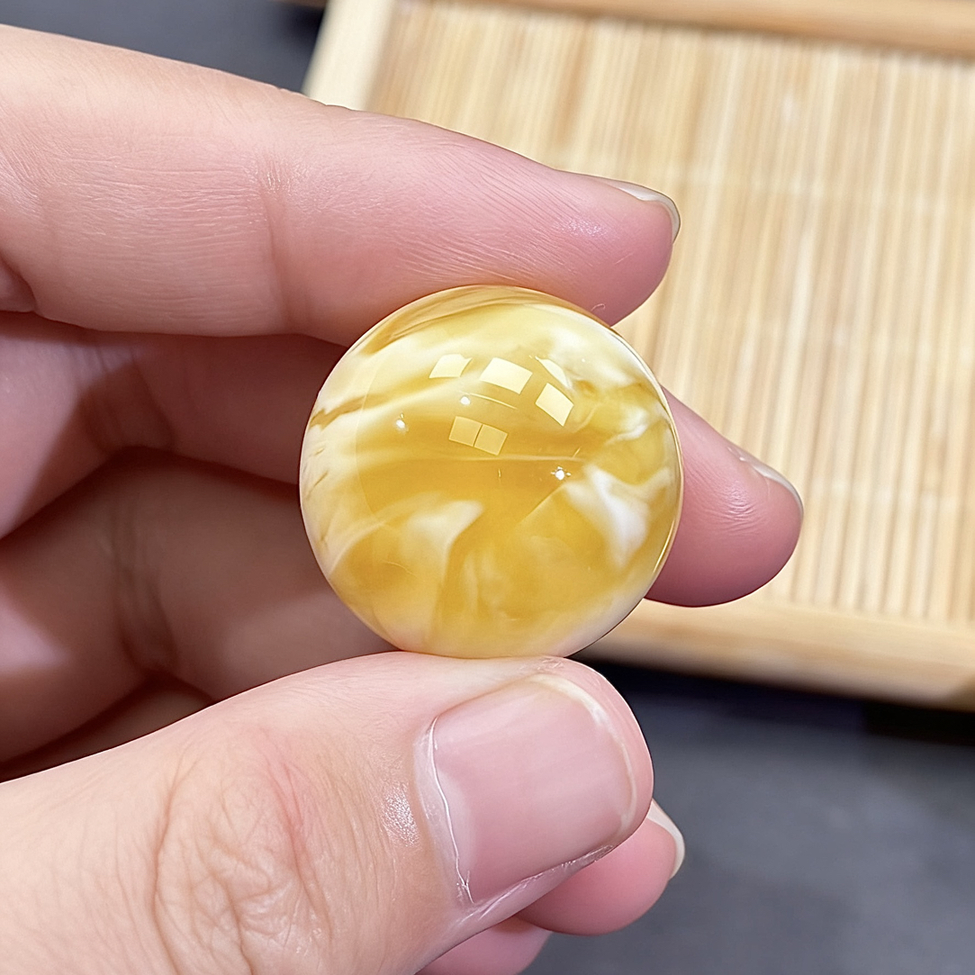 21.4mm瓷白浓蜡溶洞妖花蜜蜡单珠