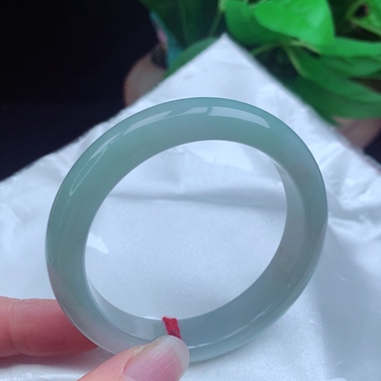 翡翠手镯未镶嵌      正圈53 