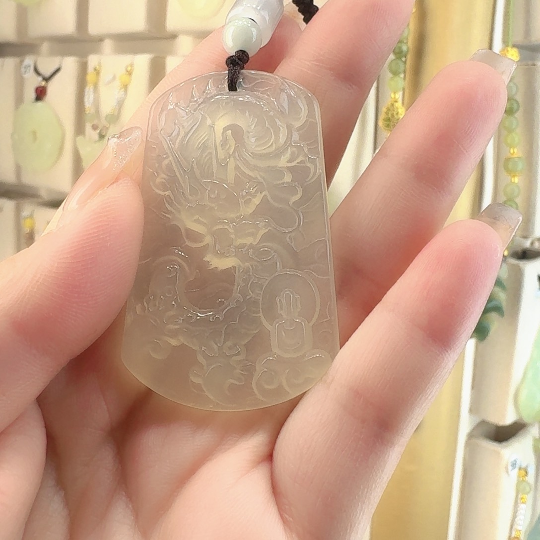 蛇纹石玉未镶嵌龙