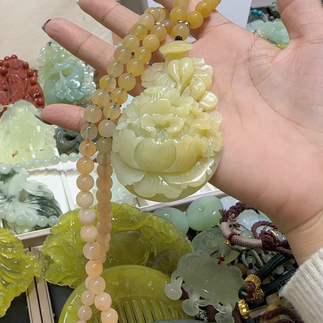 未镶嵌蛇纹石玉吊坠善**生