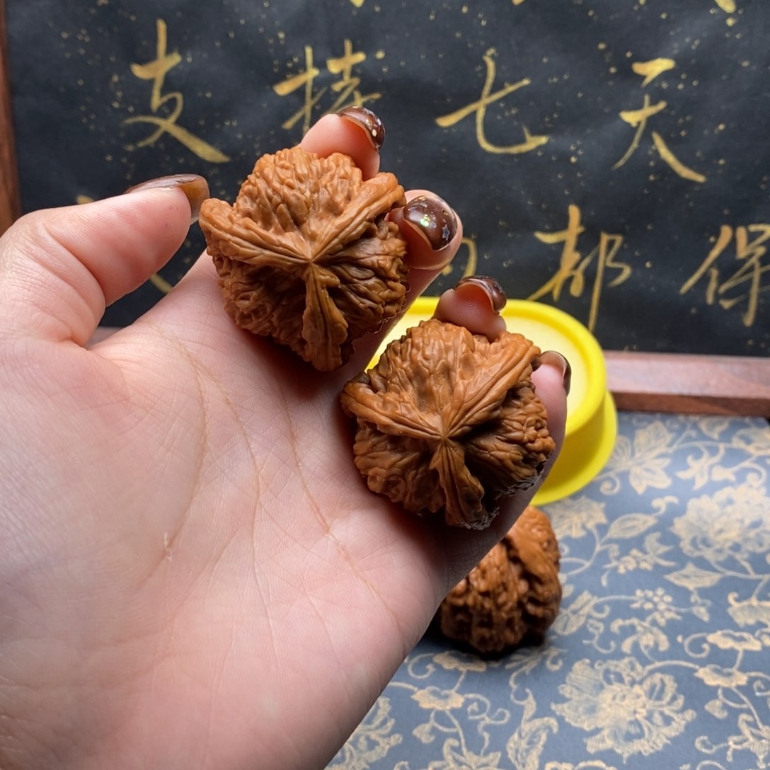 吊坠文玩核桃唔*稳白狮子