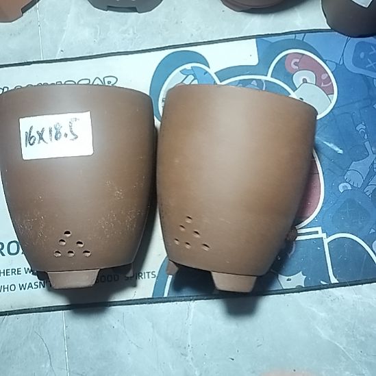 紫砂三角两个紫泥