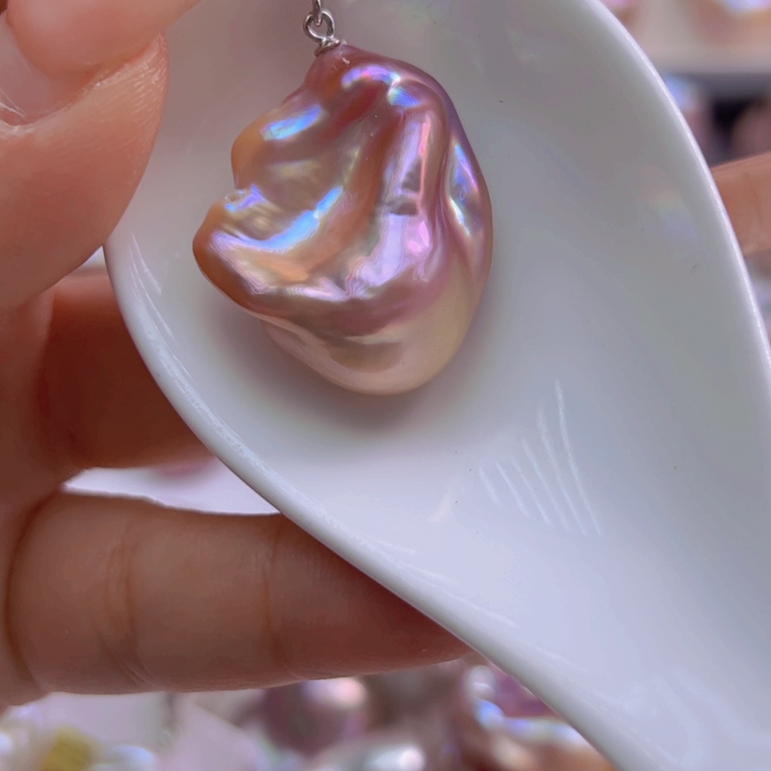 淡水珍珠吊坠(赠链)未镶嵌