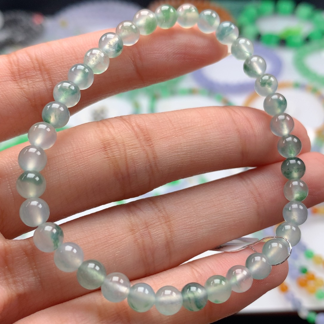 翡翠手链未镶嵌卡