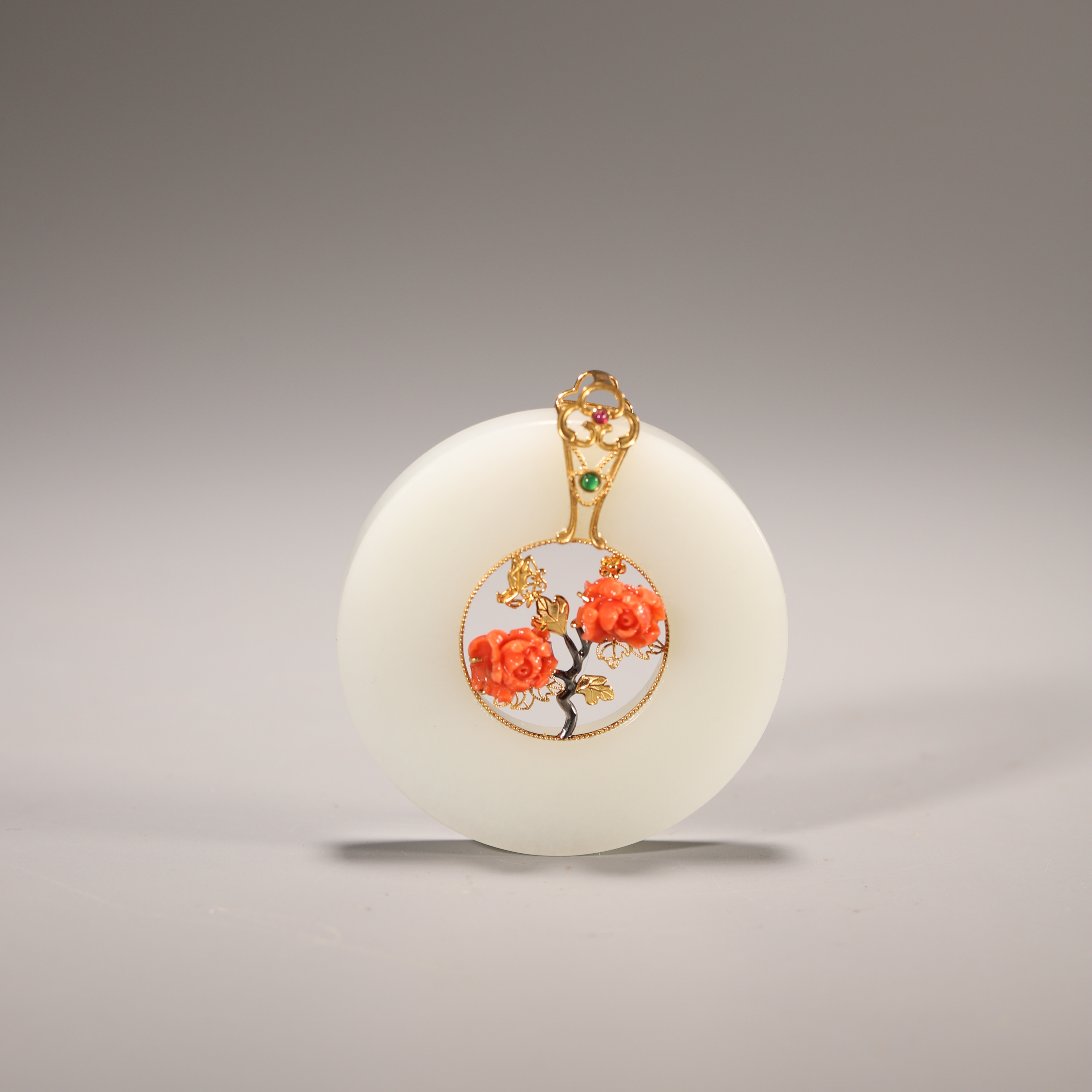 Lot30民国  和田白玉嵌花卉纹平安扣