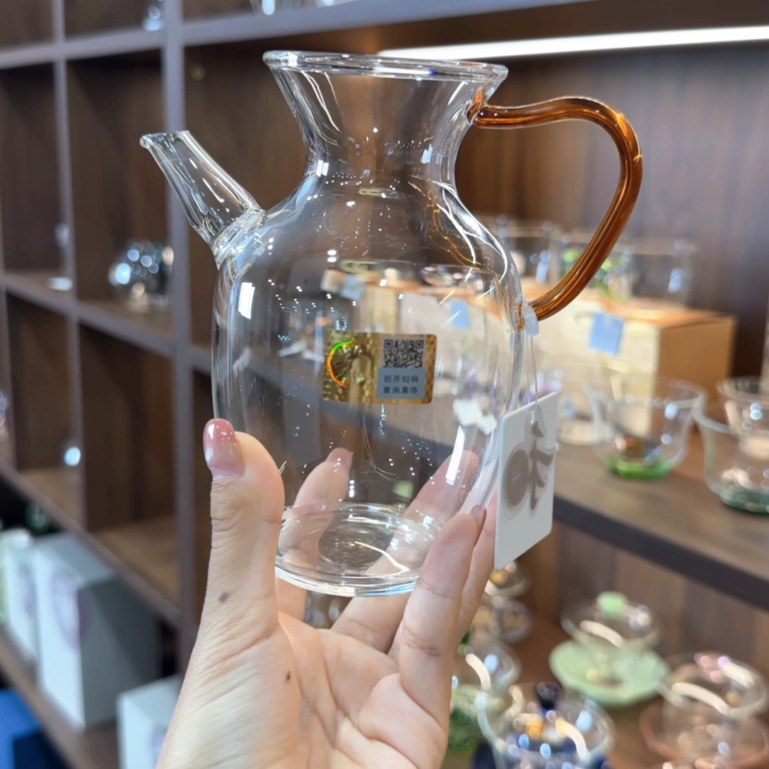 禾器昭然琥珀色。。。