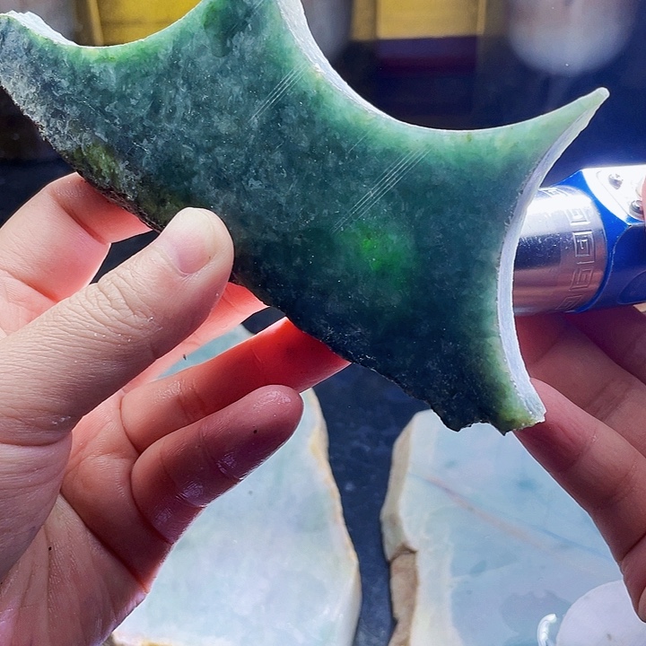 翡翠未镶嵌颈饰毛料12