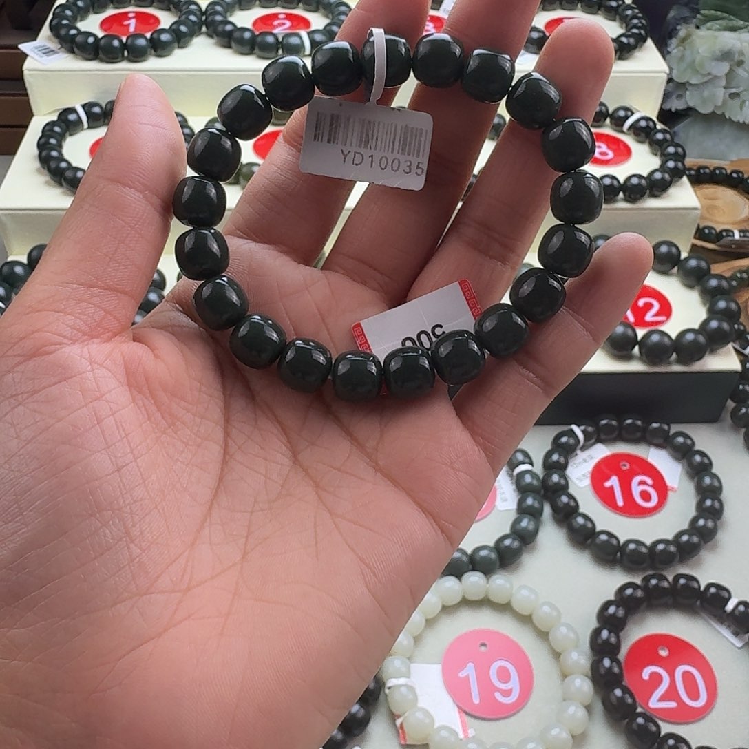 和田玉未镶嵌手串