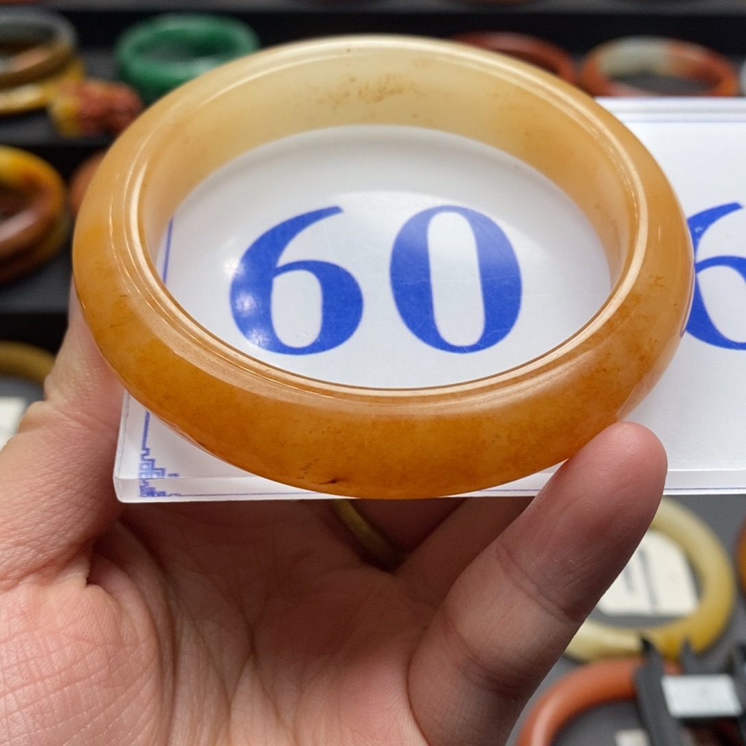 石英质玉（黄龙玉）手镯未镶嵌