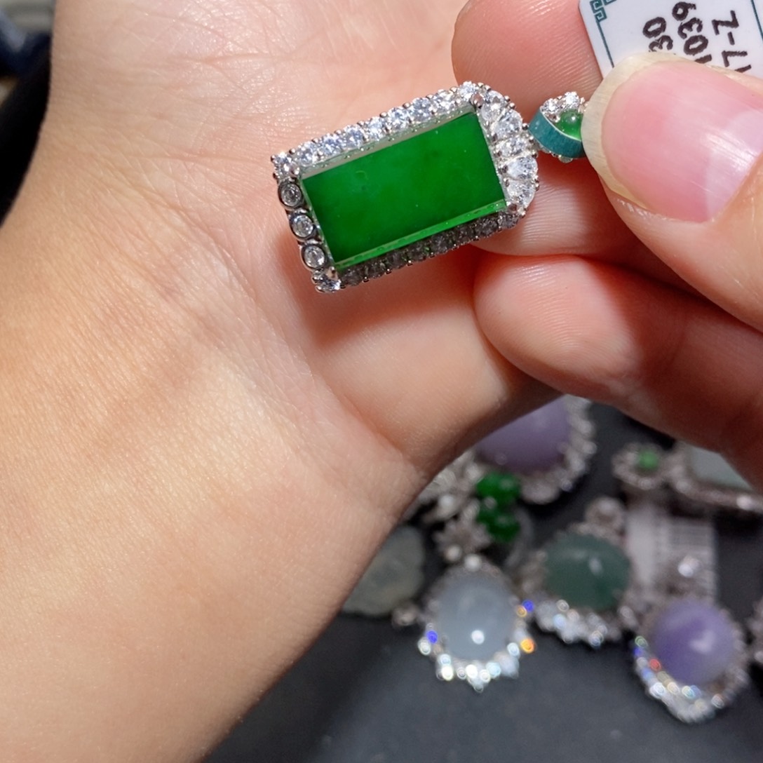 翡翠颈饰银S925镶嵌j j k k