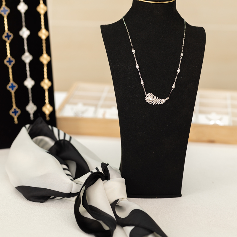 1 丝巾 羽毛  925银镀  18K金 莫桑钻 丝巾