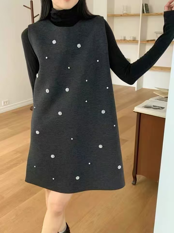 秋冬季新款大码5211高级时尚百搭韩版打底上衣珍珠连衣裙两件套