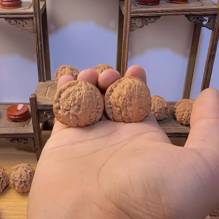 文玩核桃吊坠泥鳅背