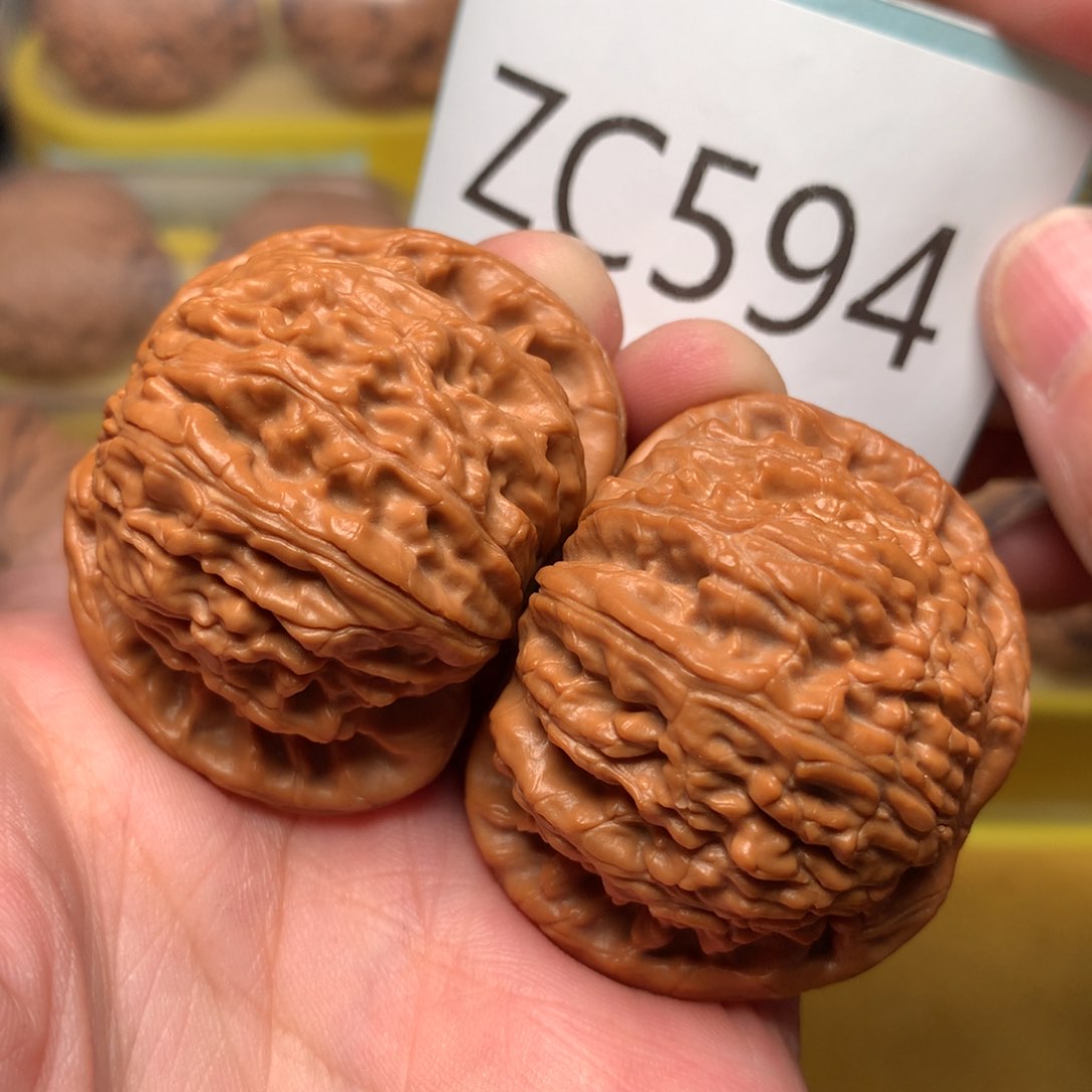 文玩核桃把件红皮球白43