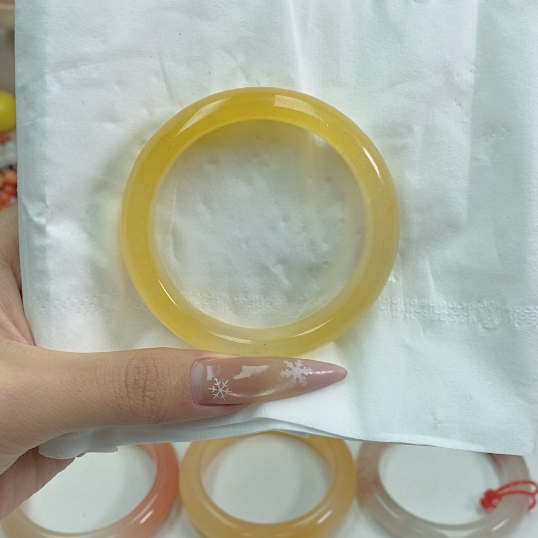 紫***石英质玉未镶嵌手镯