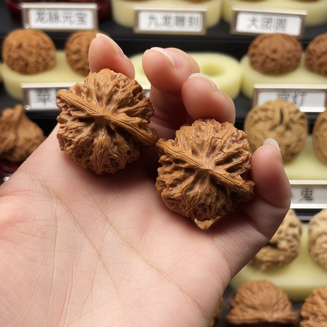 文玩核桃把件苹果园36尺746