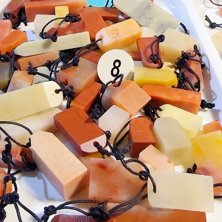 青田石印石老挝石52个扁章尺寸非常小，0.几1.几的公分